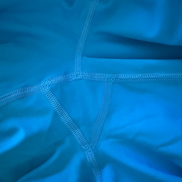 Lululemon Fast and Free High Rise Crop 23” Size 10 color Poolside PreLoved - Picture 7 of 7